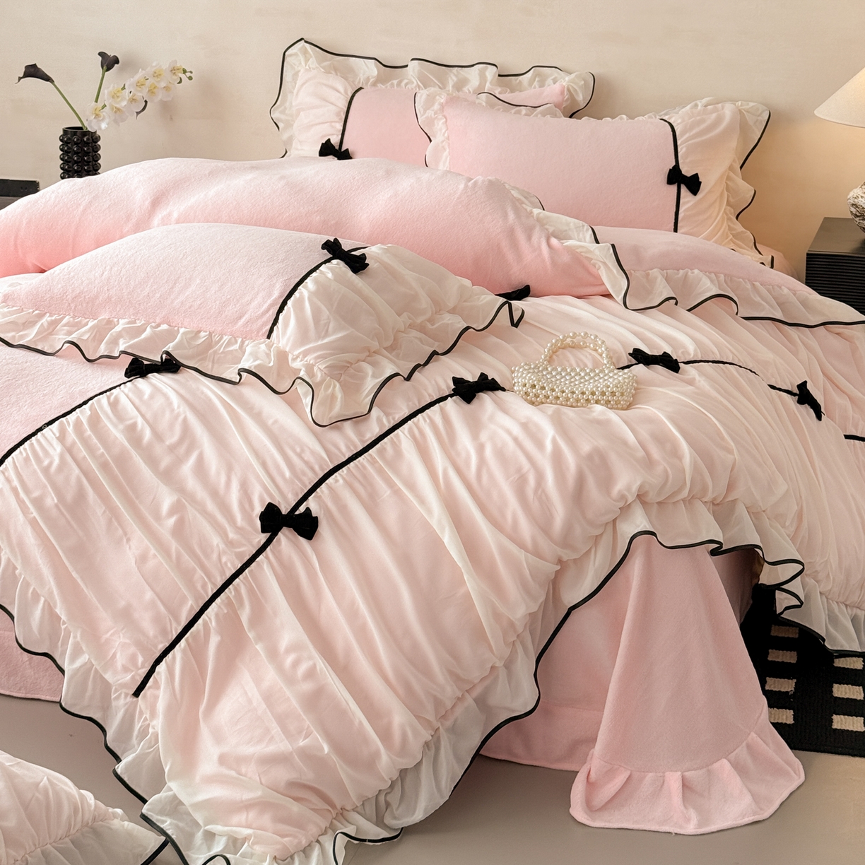 91家纺网 家纺一手货源 找家纺 米可 2025新款牛奶绒蕾丝花边四件套韩版法式公主风四件套~  安琪儿系列 安琪儿~粉