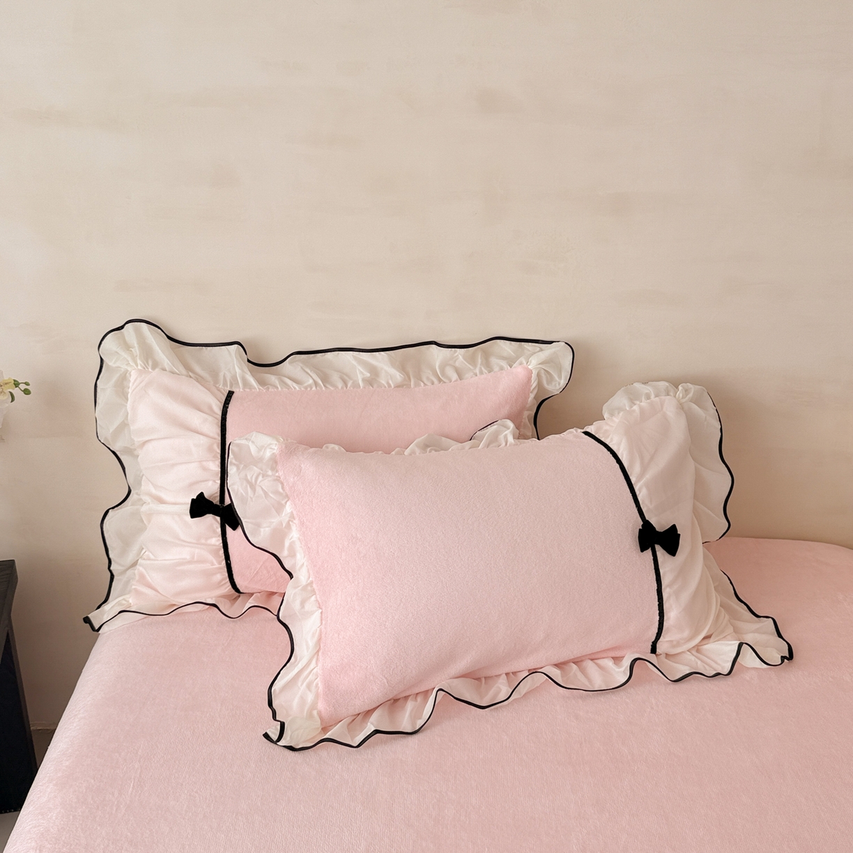 91家纺网 家纺一手货源 找家纺 米可 2025新款牛奶绒蕾丝花边四件套韩版法式公主风四件套~  安琪儿系列 安琪儿~粉