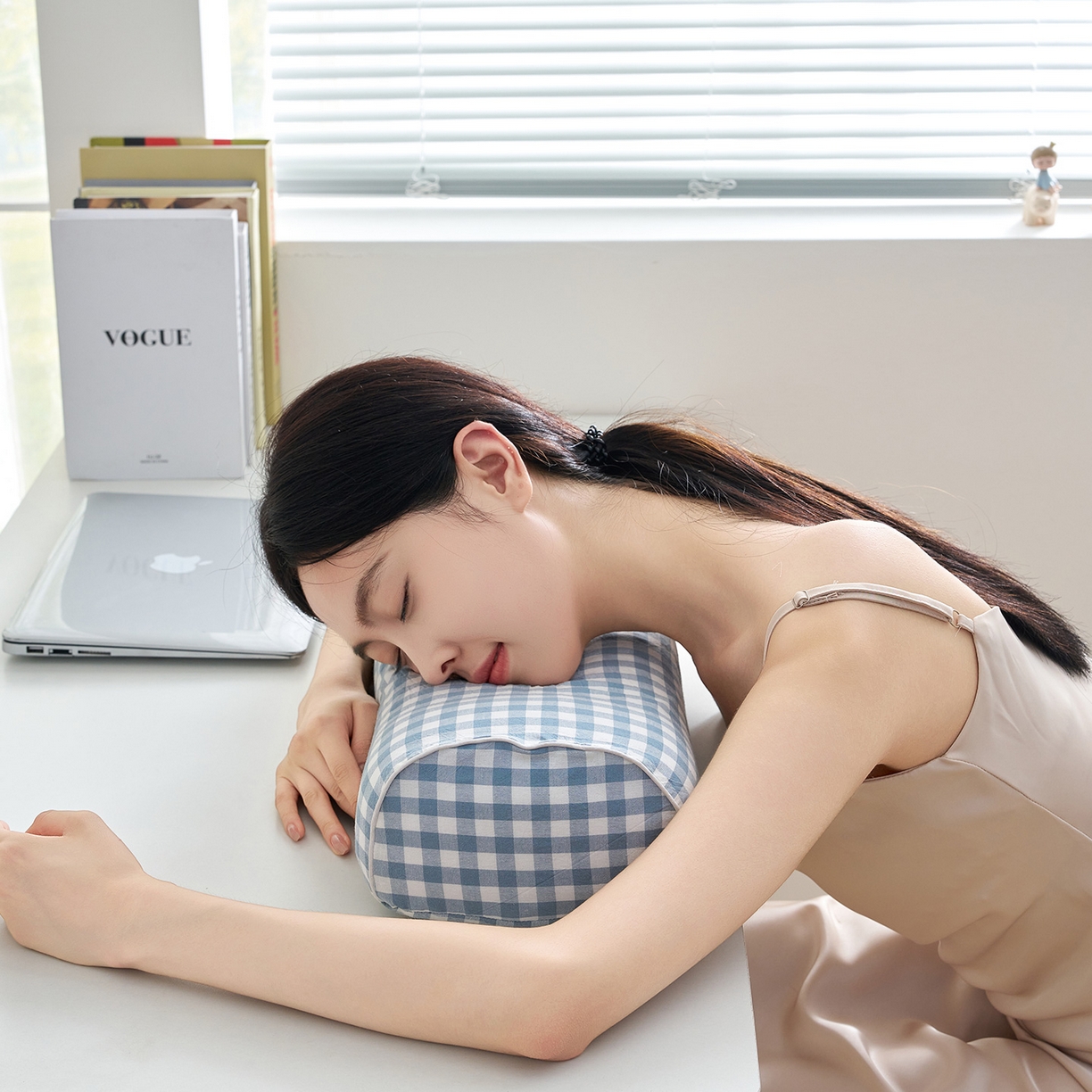 91家纺网 家纺一手货源 找家纺 乐可 2025新款水洗棉乳胶便携枕头枕芯抱枕午睡枕露营枕 水洗棉乳胶便携枕-XS3蓝