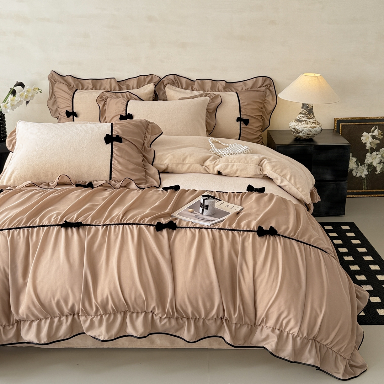 91家纺网 家纺一手货源 找家纺 米可 2025新款牛奶绒蕾丝花边四件套韩版法式公主风四件套~  安琪儿系列 安琪儿~咖