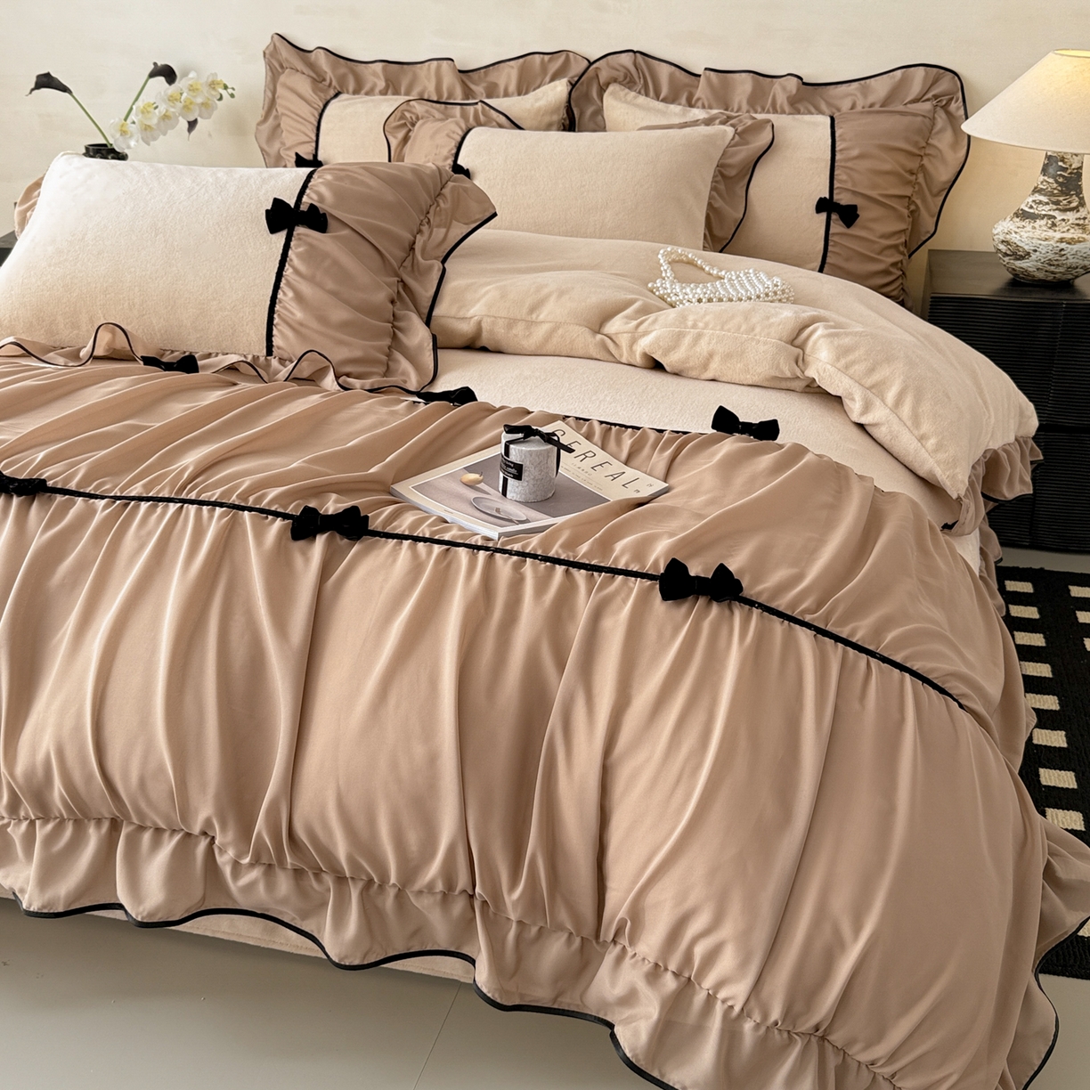 91家纺网 家纺一手货源 找家纺 米可 2025新款牛奶绒蕾丝花边四件套韩版法式公主风四件套~  安琪儿系列 安琪儿~咖