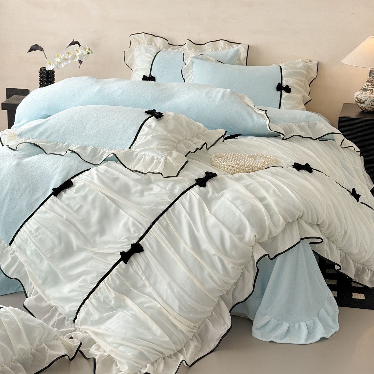 91家纺网 家纺一手货源 找家纺 米可 2025新款牛奶绒蕾丝花边四件套韩版法式公主风四件套~  安琪儿系列 安琪儿~蓝