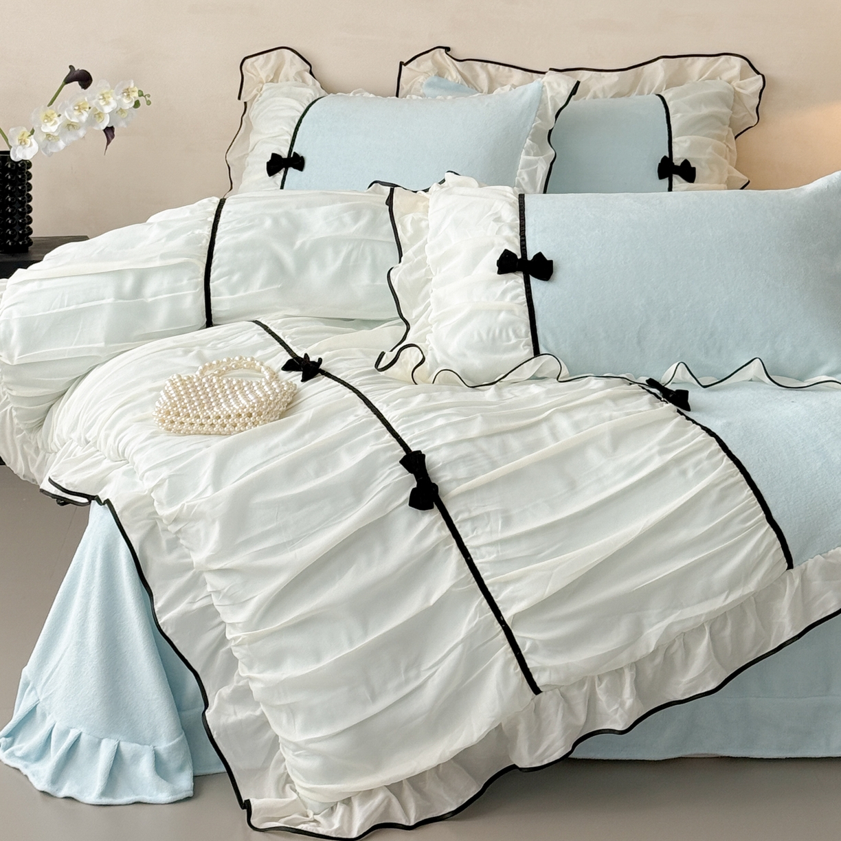 91家纺网 家纺一手货源 找家纺 米可 2025新款牛奶绒蕾丝花边四件套韩版法式公主风四件套~  安琪儿系列 安琪儿~蓝