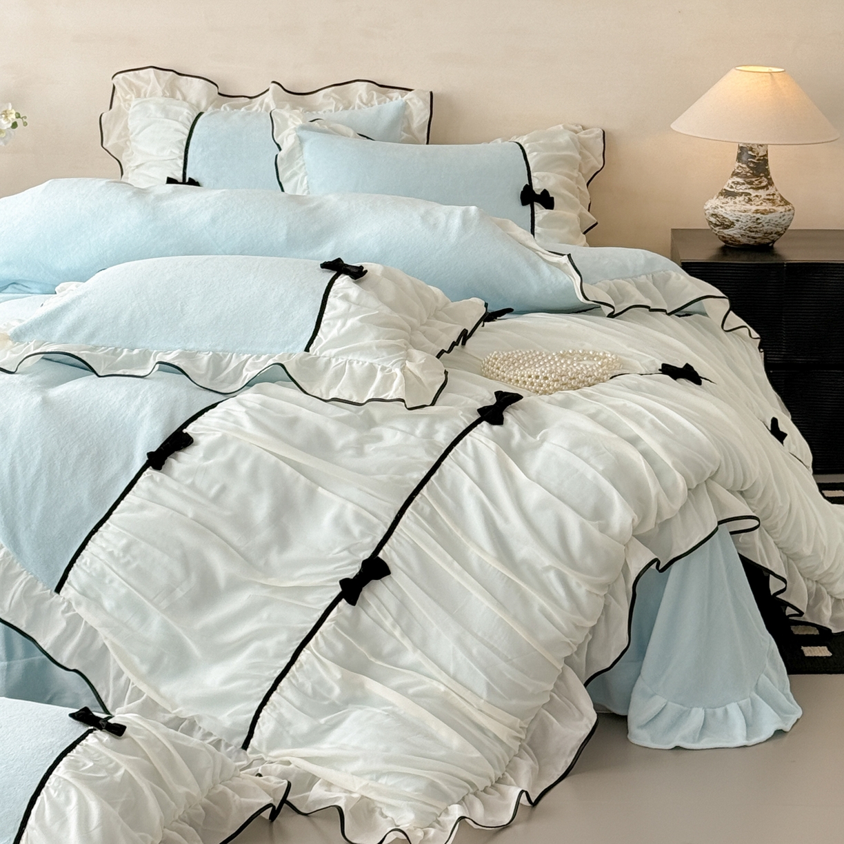 91家纺网 家纺一手货源 找家纺 米可 2025新款牛奶绒蕾丝花边四件套韩版法式公主风四件套~  安琪儿系列 安琪儿~蓝