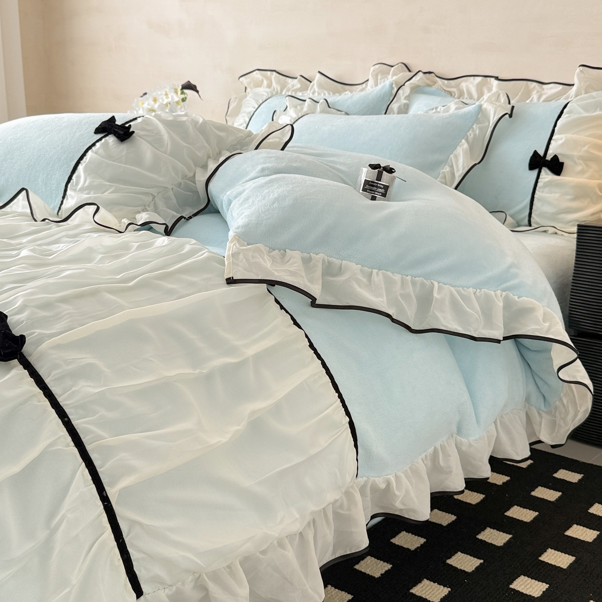 91家纺网 家纺一手货源 找家纺 米可 2025新款牛奶绒蕾丝花边四件套韩版法式公主风四件套~  安琪儿系列 安琪儿~蓝