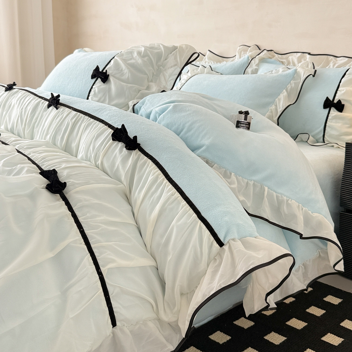 91家纺网 家纺一手货源 找家纺 米可 2025新款牛奶绒蕾丝花边四件套韩版法式公主风四件套~  安琪儿系列 安琪儿~蓝