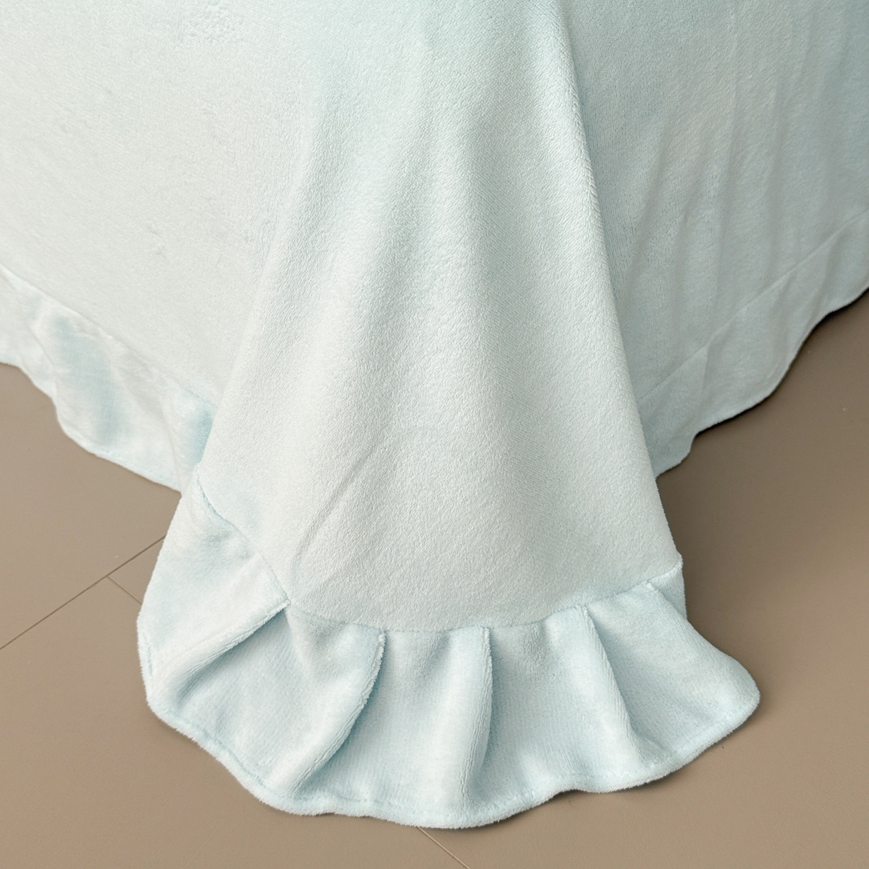 91家纺网 家纺一手货源 找家纺 米可 2025新款牛奶绒蕾丝花边四件套韩版法式公主风四件套~  安琪儿系列 安琪儿~蓝