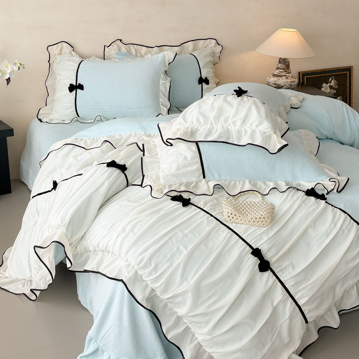 91家纺网 家纺一手货源 找家纺 米可 2025新款牛奶绒蕾丝花边四件套韩版法式公主风四件套~  安琪儿系列 安琪儿~蓝