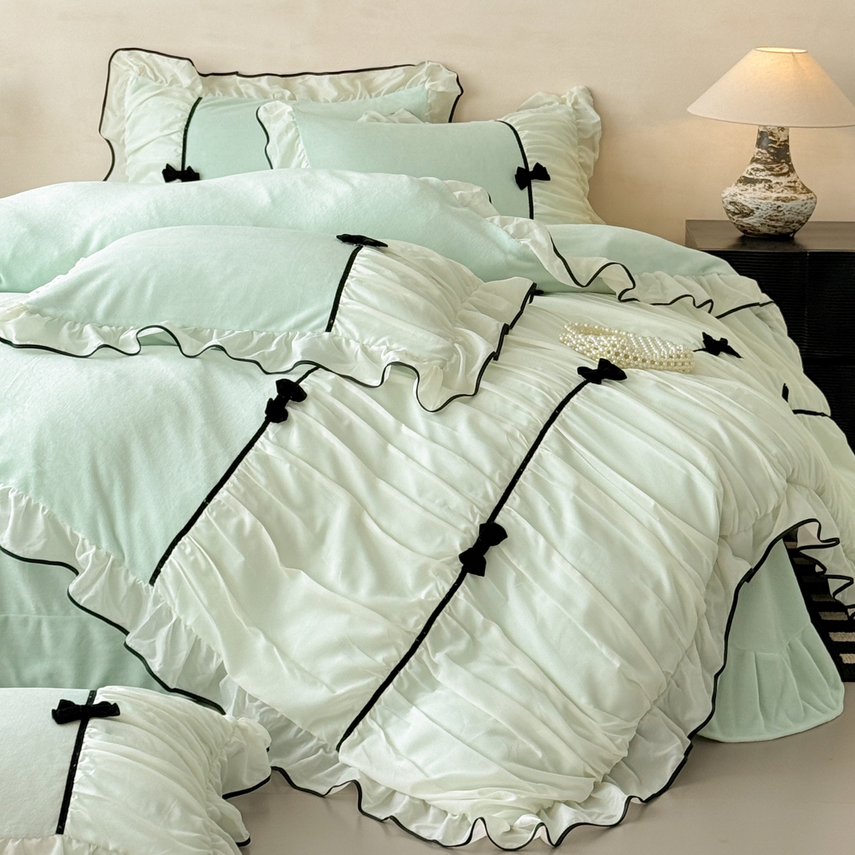 91家纺网 家纺一手货源 找家纺 米可 2025新款牛奶绒蕾丝花边四件套韩版法式公主风四件套~  安琪儿系列 安琪儿~绿