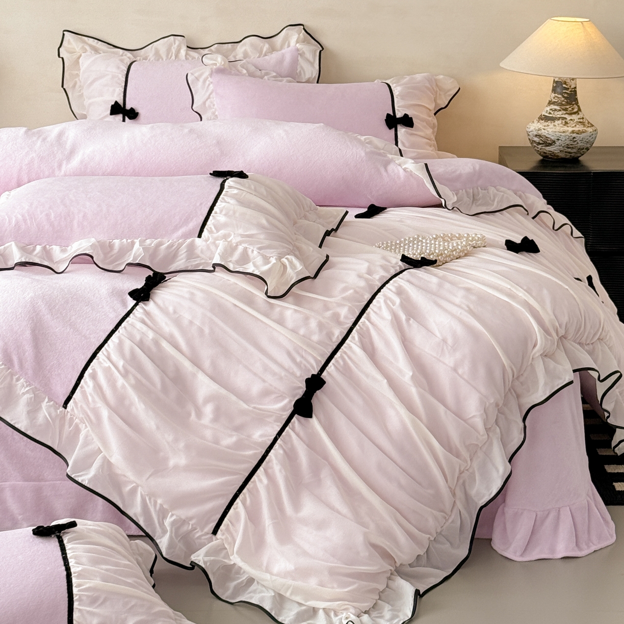 91家纺网 家纺一手货源 找家纺 米可 2025新款牛奶绒蕾丝花边四件套韩版法式公主风四件套~  安琪儿系列 安琪儿~紫