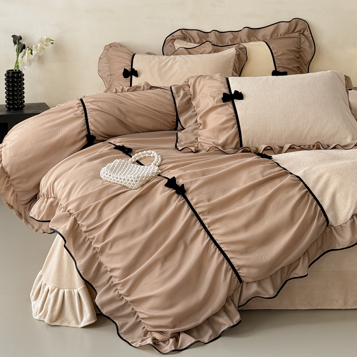 91家纺网 家纺一手货源 找家纺 （总）米可 2025新款牛奶绒蕾丝花边四件套韩版法式公主风四件套~  安琪儿系列