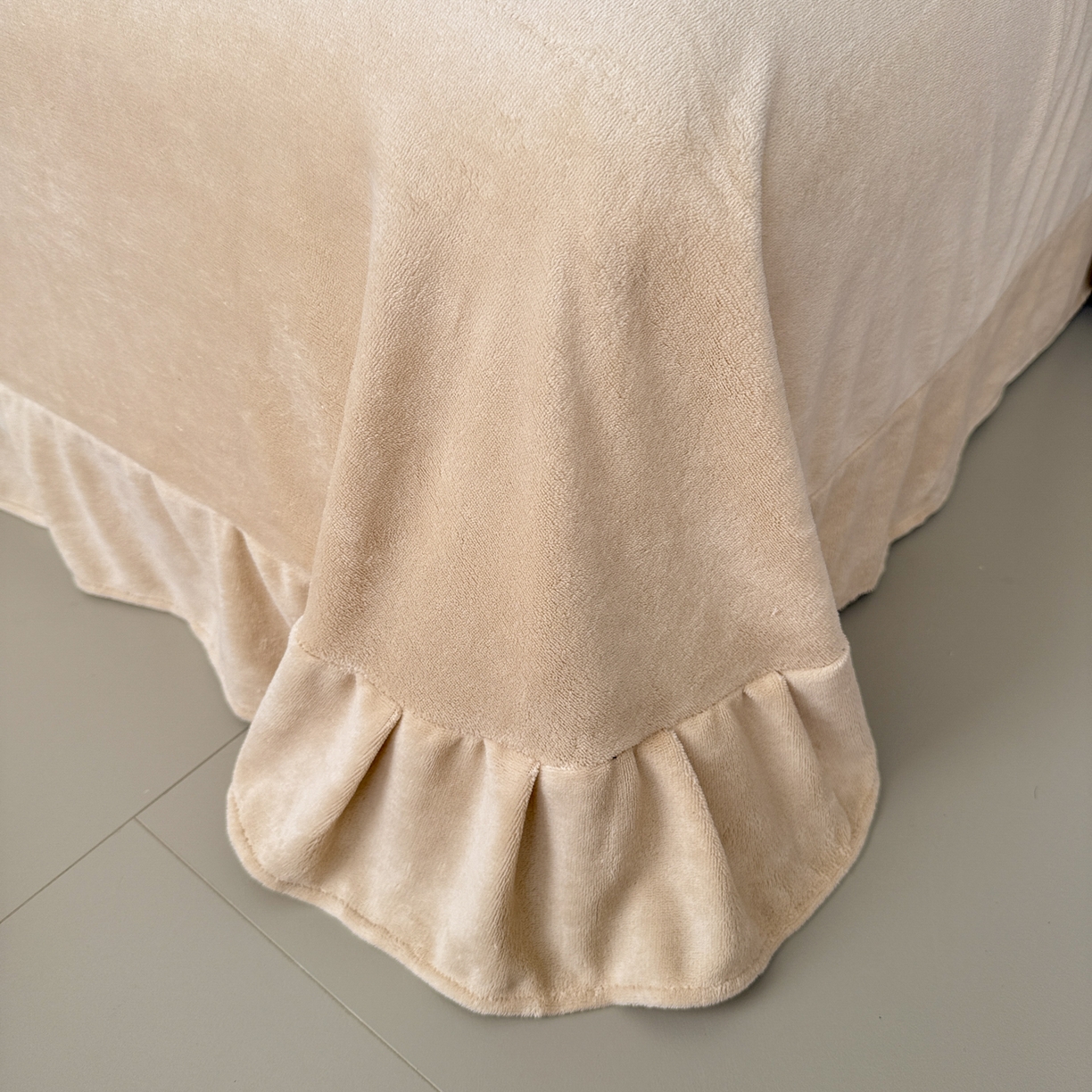 91家纺网 家纺一手货源 找家纺 （总）米可 2025新款牛奶绒蕾丝花边四件套韩版法式公主风四件套~  安琪儿系列