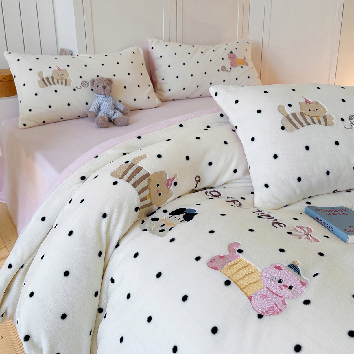 91家纺网 家纺一手货源 找家纺 （总）优悦生活馆 2025新款牛奶绒卡通印花刺绣四件套系列