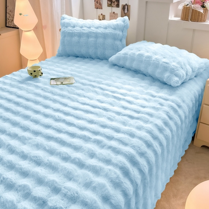 91家纺网 家纺一手货源 找家纺 麒东家纺 2025新款加厚纯色兔毛绒泡泡单床单 天蓝