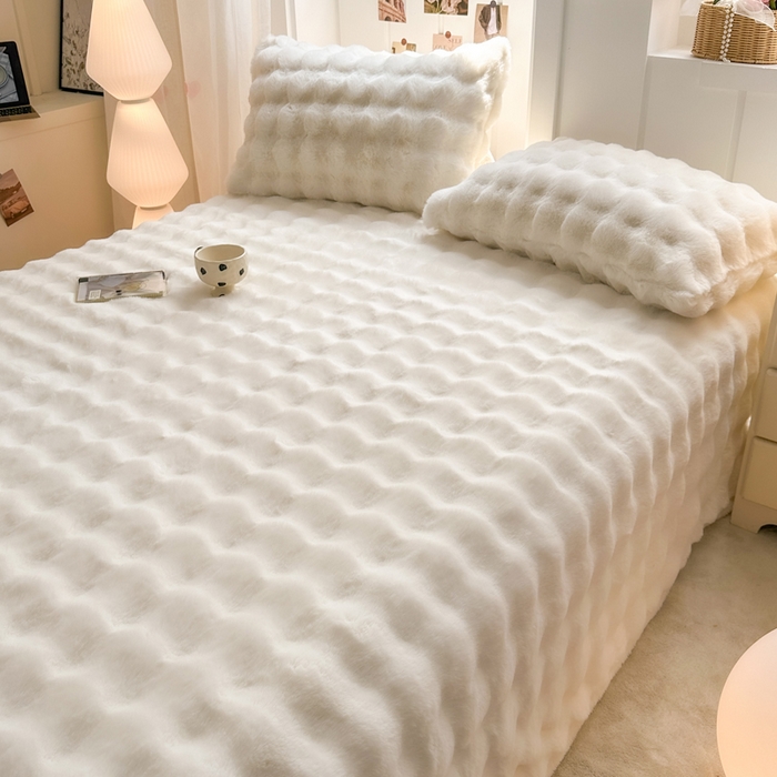 91家纺网 家纺一手货源 找家纺 麒东家纺 2025新款加厚纯色兔毛绒泡泡单床单 米白