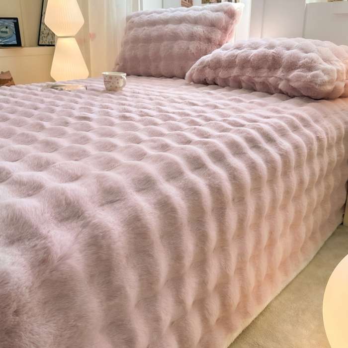 91家纺网 家纺一手货源 找家纺 麒东家纺 2025新款加厚纯色兔毛绒泡泡单床单 粉色