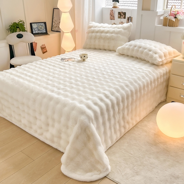 91家纺网 家纺一手货源 找家纺 麒东家纺 2025新款加厚纯色兔毛绒泡泡单床单 米白