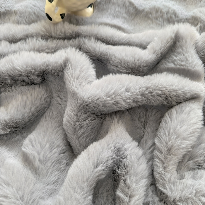 91家纺网 家纺一手货源 找家纺 麒东家纺 2025新款加厚纯色兔毛绒泡泡单床单 浅灰