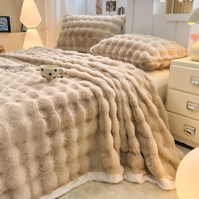 91家纺网 家纺一手货源 找家纺 麒东家纺 2025新款加厚纯色兔毛绒泡泡单床单 咖色