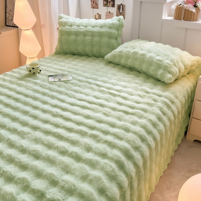 91家纺网 家纺一手货源 找家纺 麒东家纺 2025新款加厚纯色兔毛绒泡泡单床单 绿色