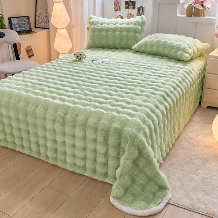 91家纺网 家纺一手货源 找家纺 麒东家纺 2025新款加厚纯色兔毛绒泡泡单床单 绿色