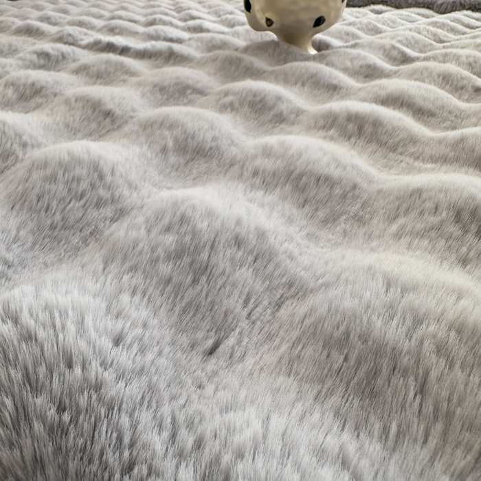 91家纺网 家纺一手货源 找家纺 麒东家纺 2025新款加厚纯色兔毛绒泡泡单床单 浅灰