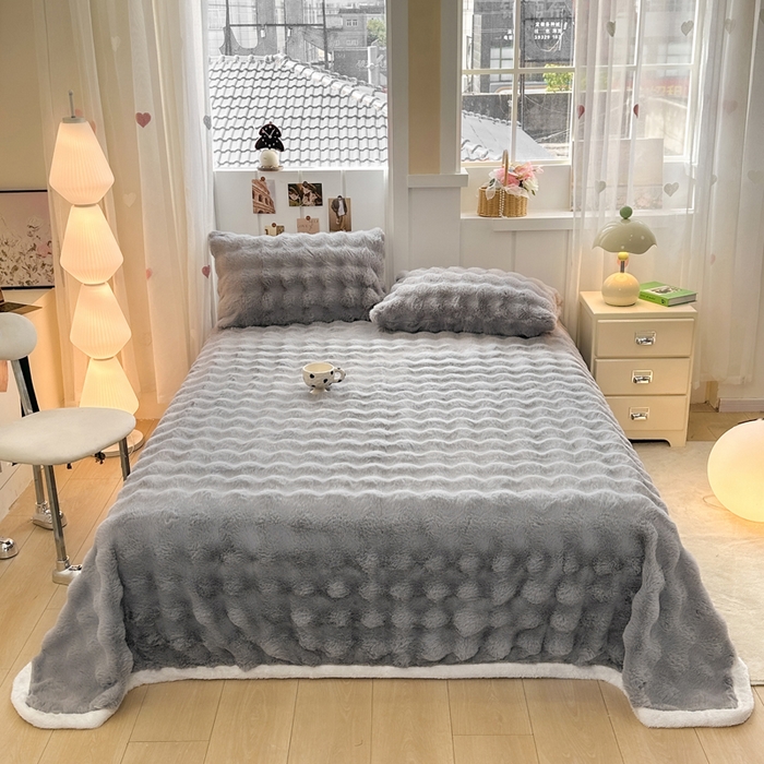 91家纺网 家纺一手货源 找家纺 麒东家纺 2025新款加厚纯色兔毛绒泡泡单床单 浅灰