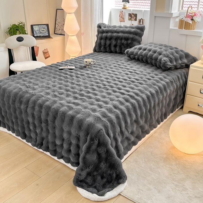 91家纺网 家纺一手货源 找家纺 麒东家纺 2025新款加厚纯色兔毛绒泡泡单床单 深灰