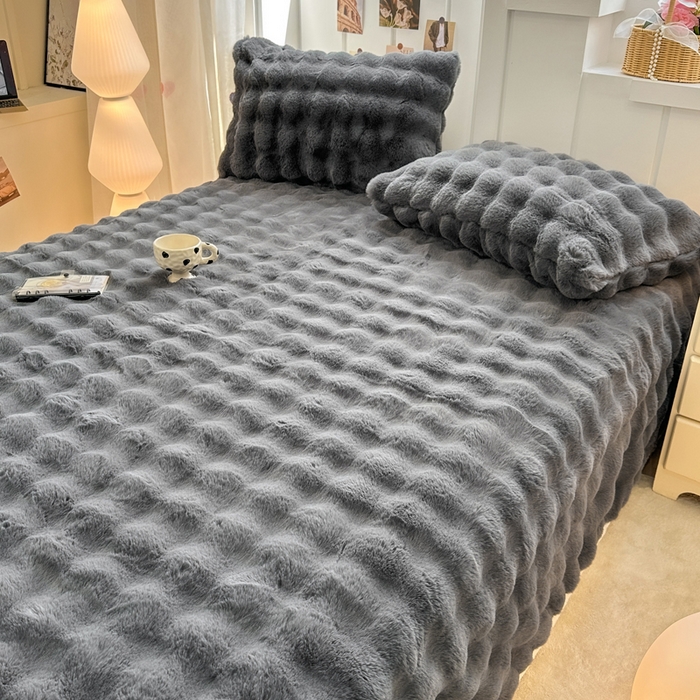 91家纺网 家纺一手货源 找家纺 麒东家纺 2025新款加厚纯色兔毛绒泡泡单床单 深灰