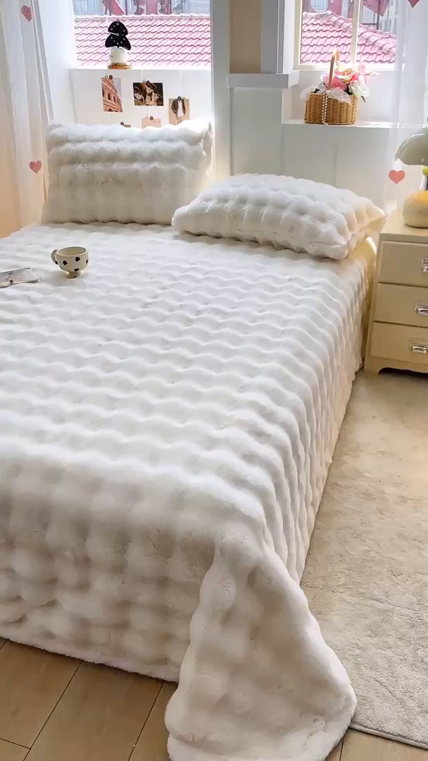 91家纺网 家纺一手货源 找家纺 （总）麒东家纺 2025新款加厚纯色兔毛绒泡泡单床单