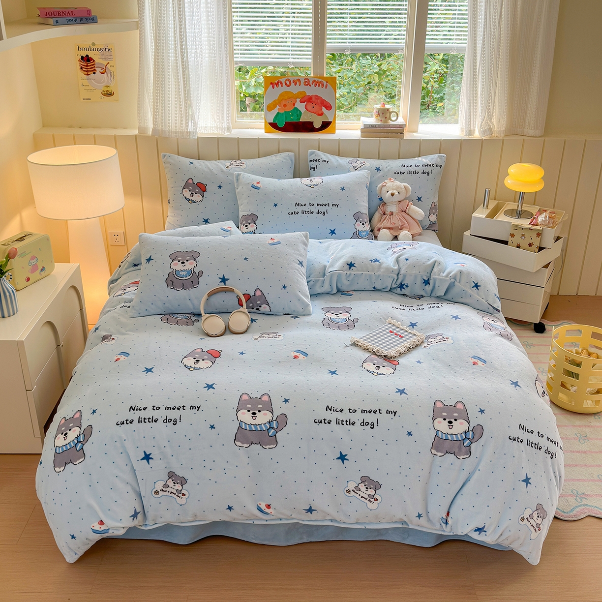 91家纺网 家纺一手货源 找家纺 丽美人家纺 2025新款小版印花牛奶绒四件套 甜心猫咪-蓝