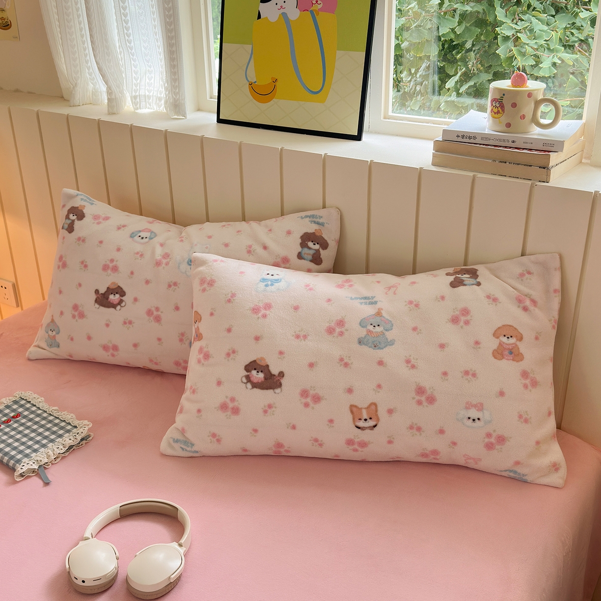 91家纺网 家纺一手货源 找家纺 丽美人家纺 2025新款小版印花牛奶绒四件套 油画小萌物