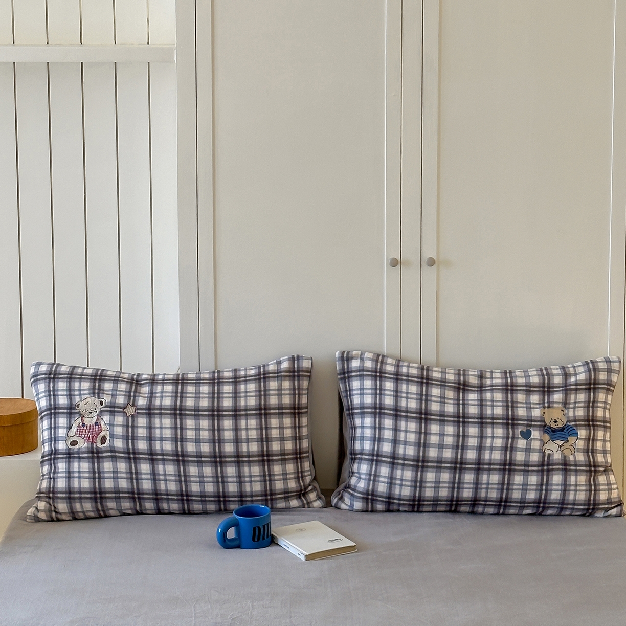 91家纺网 家纺一手货源 找家纺 优悦生活馆 2025新款牛奶绒卡通印花刺绣四件套系列 格子熊-灰