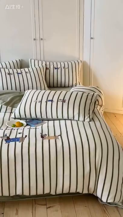 91家纺网 家纺一手货源 找家纺 优悦生活馆 2025新款牛奶绒卡通印花刺绣四件套系列 条纹狗-绿