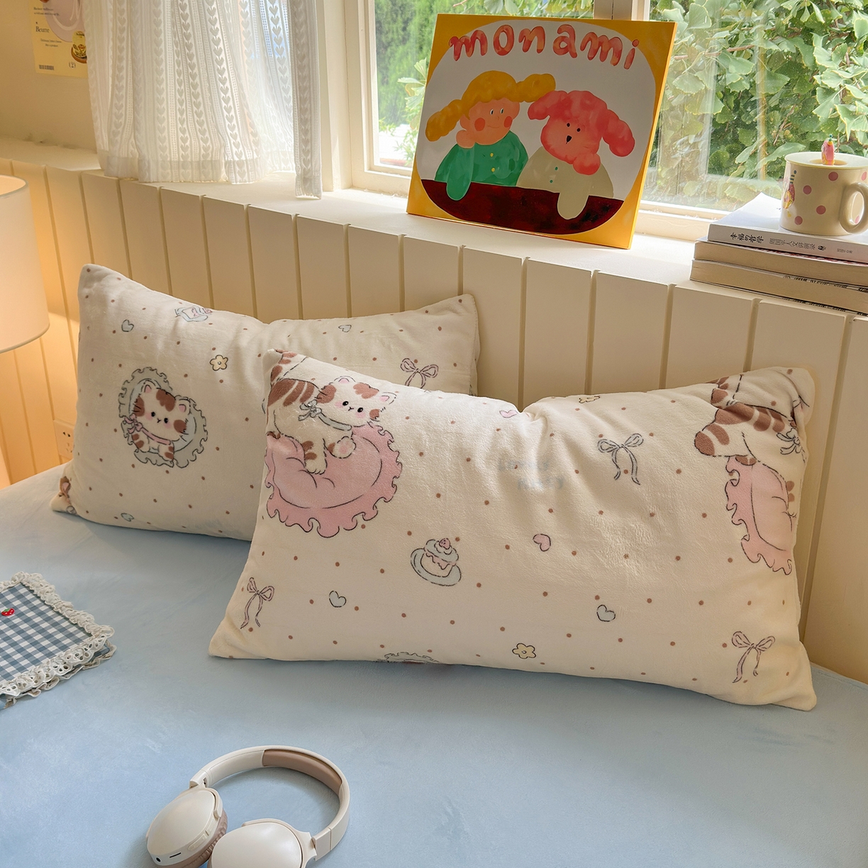 91家纺网 家纺一手货源 找家纺 丽美人家纺 2025新款小版印花牛奶绒四件套 奶萌小猫