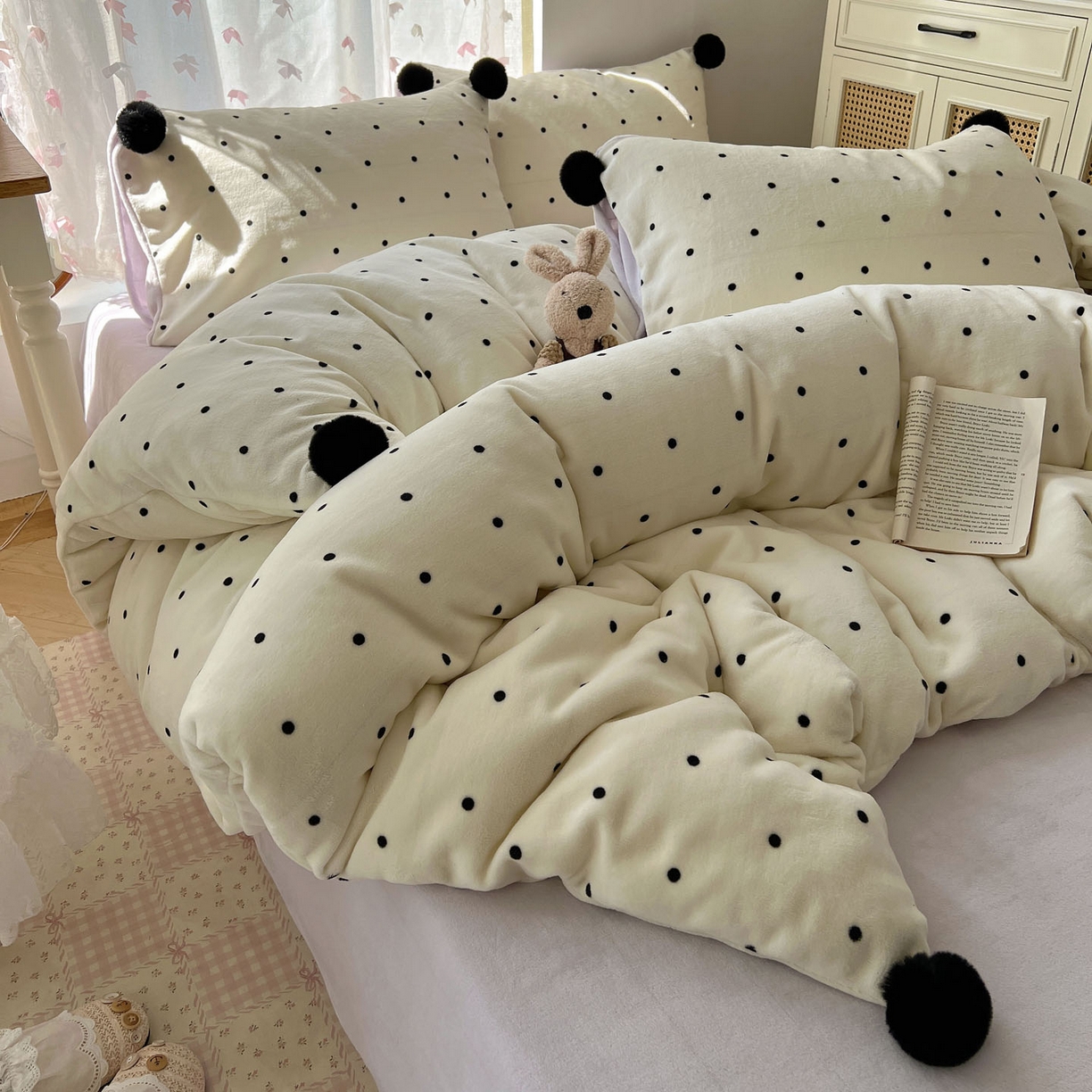 （总）顾里家纺 2025新款chic波点牛奶绒毛球套件