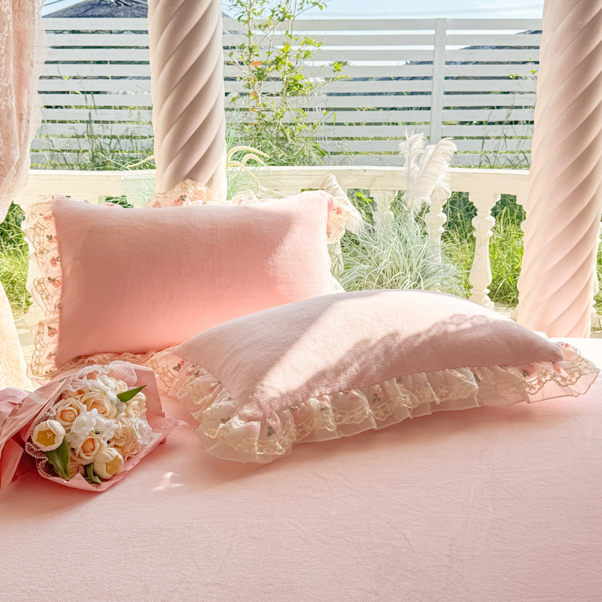 91家纺网 家纺一手货源 找家纺 （总）米可家居 2025新款牛奶绒床裙款蕾丝刺绣四件套韩版法式公主风四件套  玫瑰故事