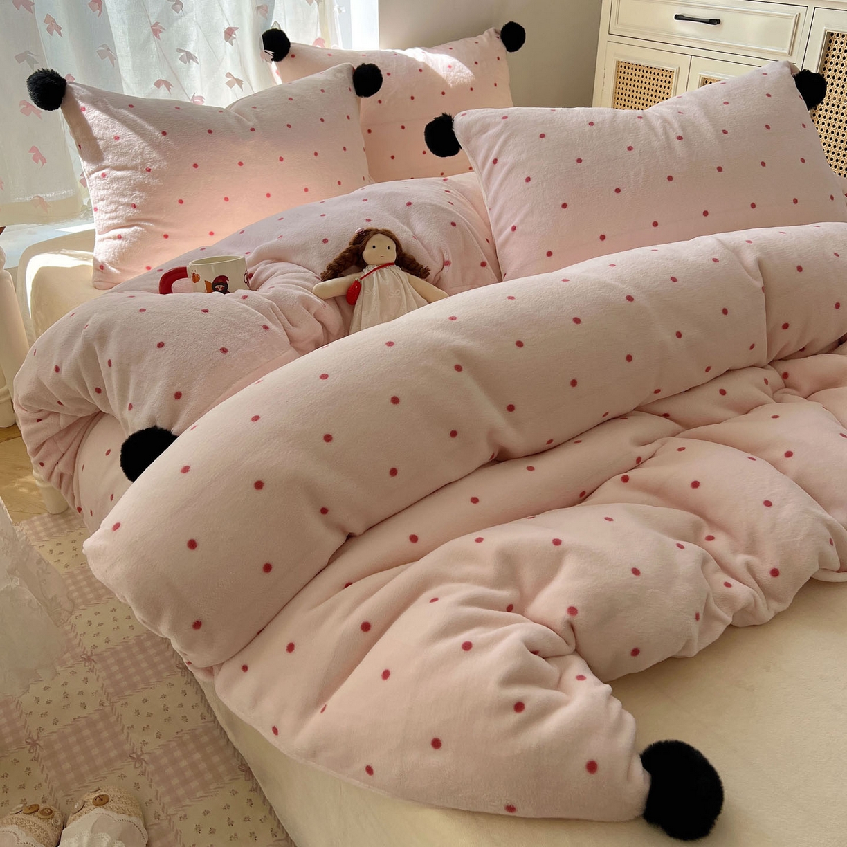 顾里家纺 2025新款chic波点牛奶绒毛球套件 粉波点