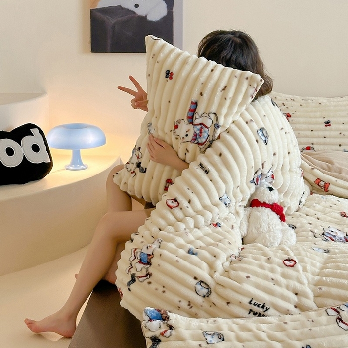 91家纺网 家纺一手货源 找家纺 （总）RYB红黄兰 2025新款设计师原创A版抽条兔兔绒B版牛奶绒印花四件套