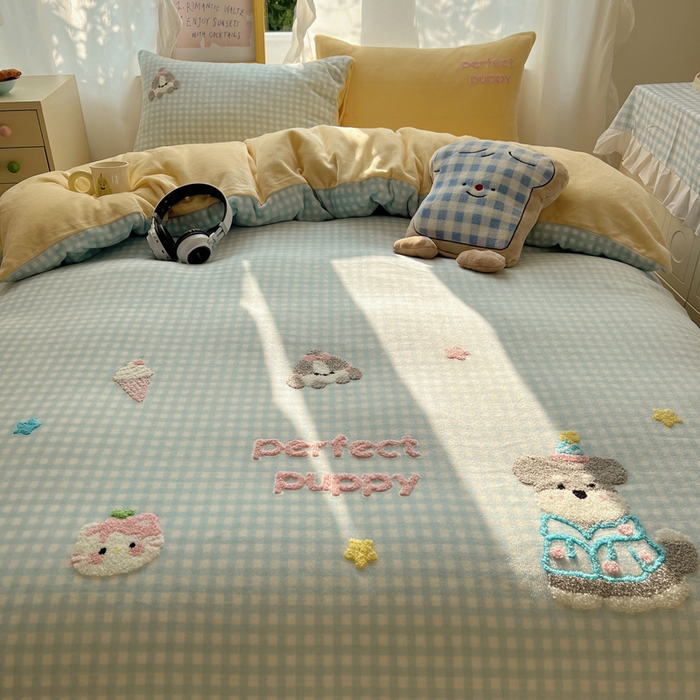 91家纺网 家纺一手货源 找家纺 雨帆家纺 2025新款亲肤舒适可爱卡通牛奶绒毛巾绣四件套 小伙伴