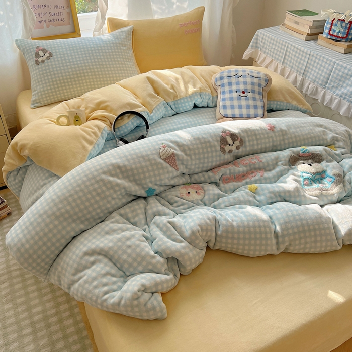 91家纺网 家纺一手货源 找家纺 雨帆家纺 2025新款亲肤舒适可爱卡通牛奶绒毛巾绣四件套 小伙伴