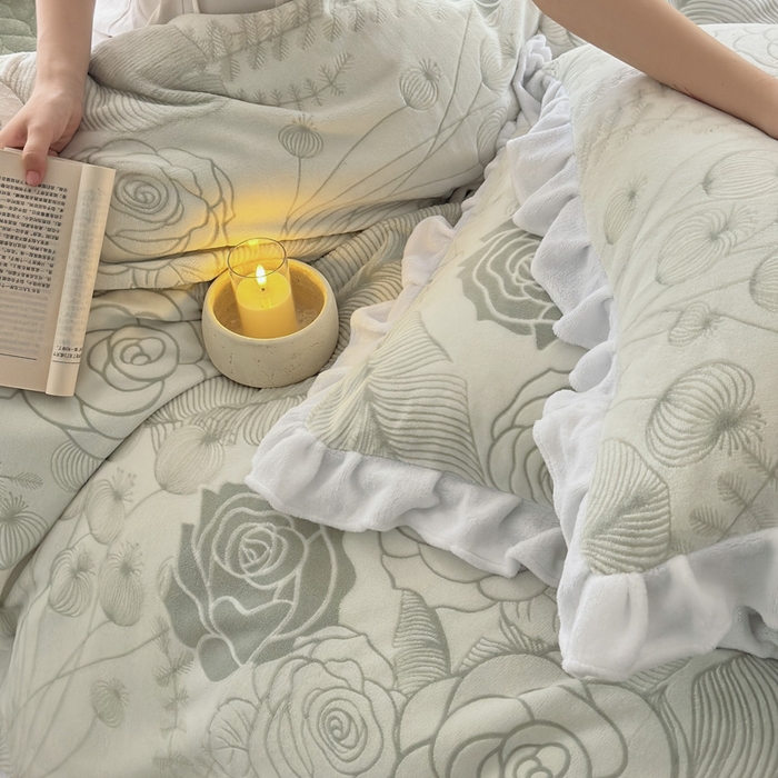 91家纺网 家纺一手货源 找家纺 野合家纺 2025新款加厚雕花牛奶绒床盖款四件套半夏风情-绿