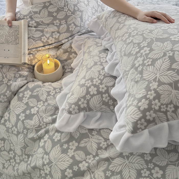 91家纺网 家纺一手货源 找家纺 野合家纺 2025新款加厚雕花牛奶绒床盖款四件套叶霖-灰