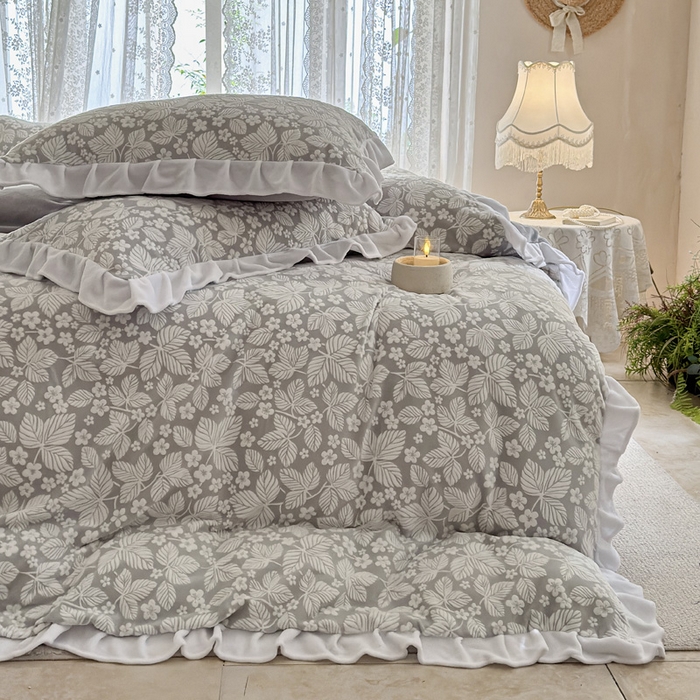91家纺网 家纺一手货源 找家纺 野合家纺 2025新款加厚雕花牛奶绒床盖款四件套叶霖-灰