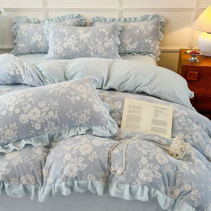 野合家纺 2025新款法式A类雕花牛奶绒韩版公主风四件套床盖款床单款床笠款 花开花艳-蓝