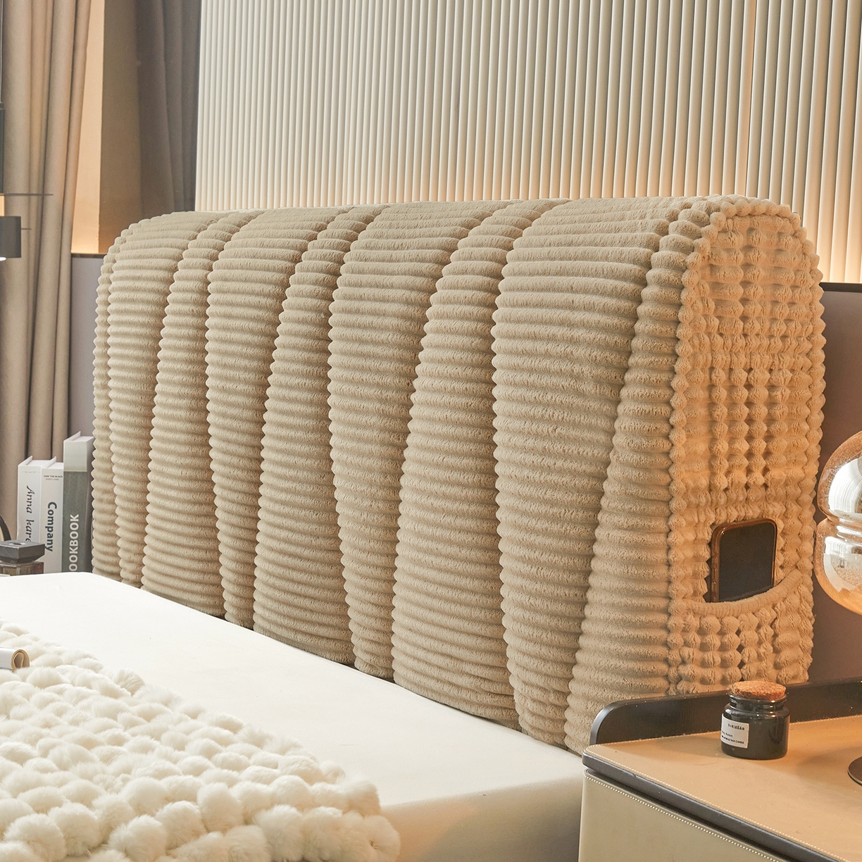 情恒家纺 2025新款兔兔绒抽条加厚床头罩 卡其