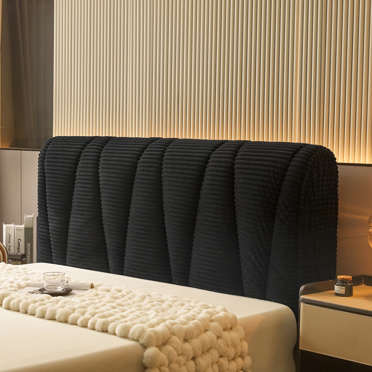 91家纺网 家纺一手货源 找家纺 情恒家纺 2025新款兔兔绒抽条加厚床头罩 星耀黑