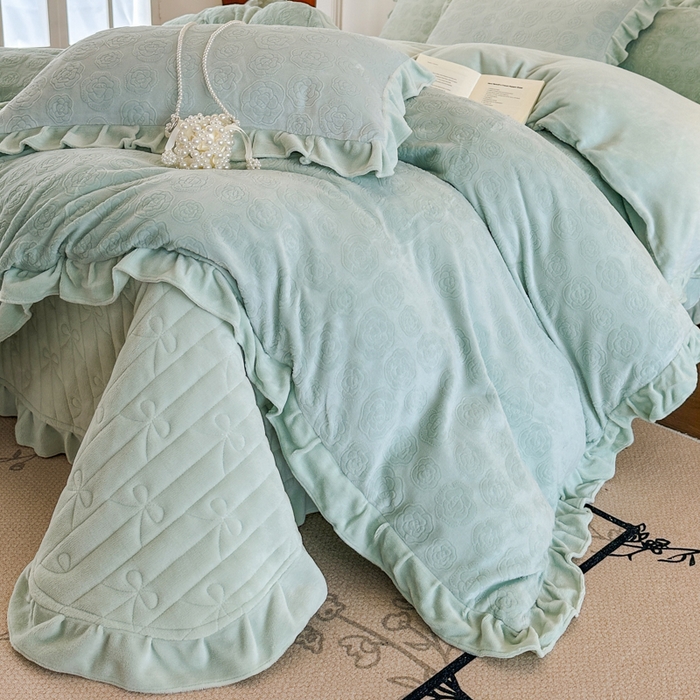 91家纺网 家纺一手货源 找家纺 野合家纺 2025新款法式A类雕花牛奶绒韩版公主风四件套床盖款床单款床笠款 山茶花-马利兰