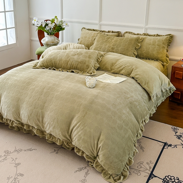 91家纺网 家纺一手货源 找家纺 野合家纺 2025新款法式A类雕花牛奶绒韩版公主风四件套床盖款床单款床笠款 山茶花-秋黄