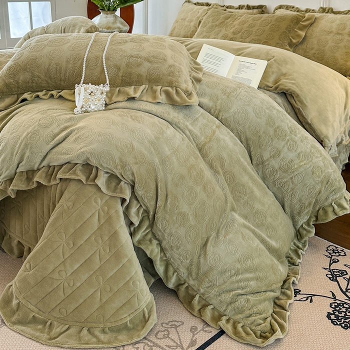 91家纺网 家纺一手货源 找家纺 野合家纺 2025新款法式A类雕花牛奶绒韩版公主风四件套床盖款床单款床笠款 山茶花-秋黄